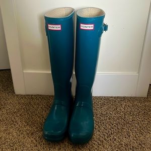Hunter boots with socks